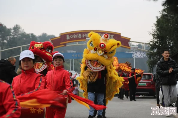 大但人文但汾company：网友热议其在文化传承与商业发展之间的平衡，认为应更注重地方特色与创新融合