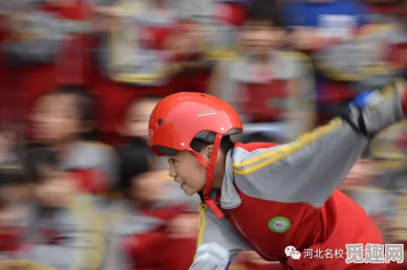 差差不多视频30分钟轮滑，带你体验精彩的轮滑技巧与乐趣，感受速度与激情的完美结合！