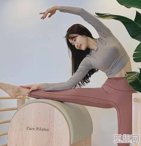 动漫美女裸体自慰：探讨这一现象对青少年心理健康和价值观的影响及其在文化中的表现