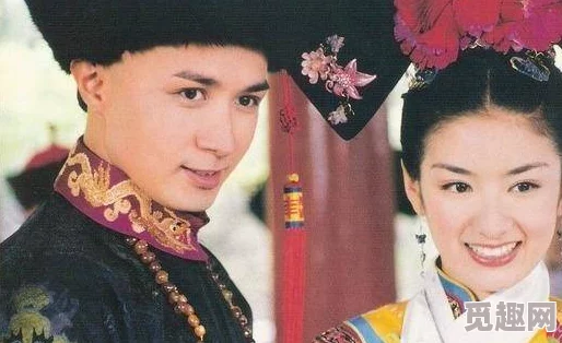 乾隆骑在小燕子身上：这幅画作不仅展现了历史人物的风采，更反映了当时社会文化的独特魅力与艺术价值