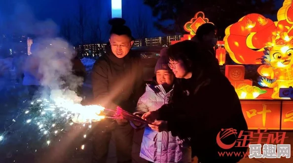 天天夜碰日日摸日日澡，惊现神秘事件：数百人深夜聚集，现场气氛火爆引发警方介入！