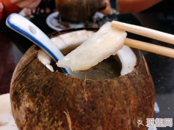 坤坤寒进句号里——解读坤坤的最新动态与新表现，探讨其在演艺事业中的发展与影响力