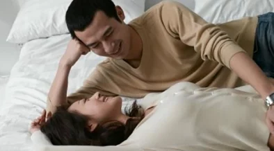 进入的那一刻感受男生的心情：瞬间绽放的情感，掀起心灵深处的波澜与悸动！