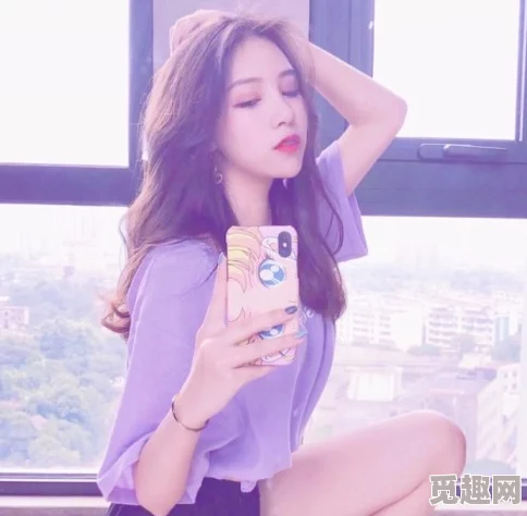 asss女人下部欣赏高精＂是一个涉及女性身体美的主题，强调对女性曲线和形态的欣赏与赞美